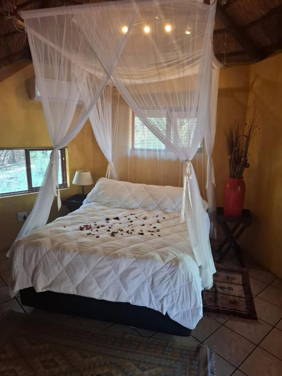 Jabula Kruger Safari Lodge Marloth Park Eksteriør billede